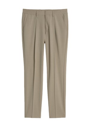 Marc O'Polo, MOP X DFB TRAVEL COLLECTION MOROT JOGGER PLEATS DFB - Παντελόνι - cinder
