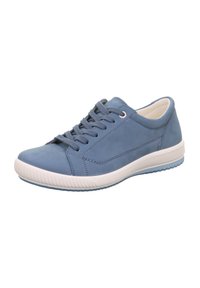 Blauwe leren sneaker met een ronde neus, veters en een witte rubberen zool. Beschikt over stikseldetails en een zachte, gevoerde binnenkant.