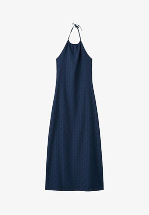 Tmavomodré maxi šaty so zaväzovaním na krk, jemným textúrovaným diamantovým vzorom, bez rukávov a až po zem.