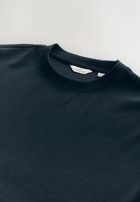 Thumbnail Image 7