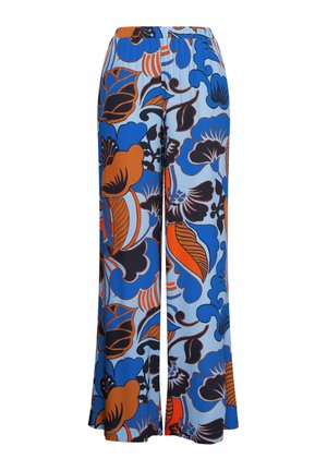 Pantaloni ampi e fluidi in un tessuto leggero, caratterizzati da un motivo floreale blu, arancione e nero su uno sfondo azzurro chiaro. Vita elastica.