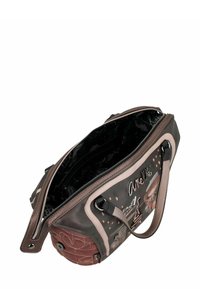 Sac à main marron avec des accents roses, doté d'une fermeture éclair et de poches intérieures. L'extérieur présente des motifs décoratifs et des illustrations.