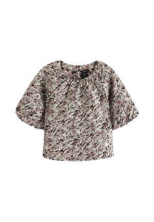 Top a maniche corte in un tessuto testurizzato, con una base grigia chiara e un motivo floreale in rosa e nero. Collo rotondo e vestibilità ampia.