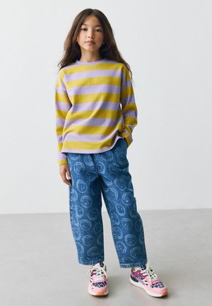 SMILEYWORLD PULLON BARREL - Relaxed fit jeans - mid blue