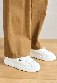 Joggesko - white