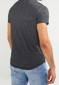 Tommy Jeans Jednoduché tričko - black