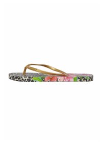 Flip-flop met een zwart-wit luipaardprint zool, voorzien van een bloemmotief in roze en groen. Gouden banden met een textuurpatroon.