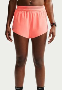 Ei valittu, atomic pink black white old royal