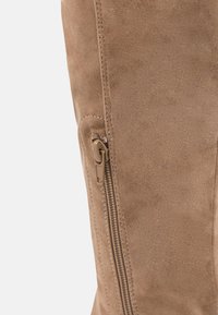 Thumbnail Image 6
