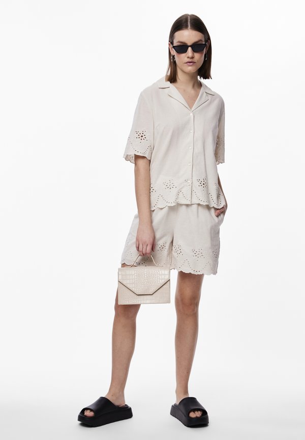 PCALMINA EMBROIDERY - Shorts - birch