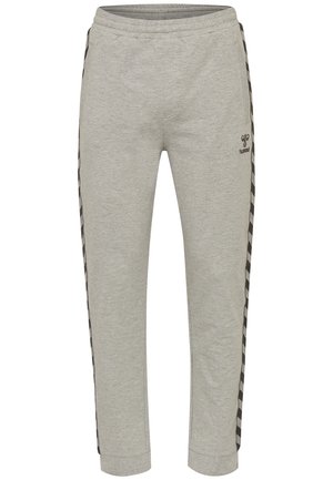 Lysegrå joggingbukser med sorte chevronstriber ned langs siderne og et lille sort Hummel-logo på venstre lår, elastisk talje.