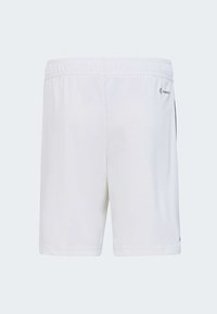 Weiße Sportkurze mit einem elastischen Bund, die ein dezentes Logo an der Seite und einen glatten, leichten Stoff aufweisen.