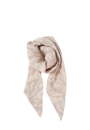 Écharpe tricotée en beige doux avec un motif marbré subtil. Présente des extrémités triangulaires allongées et une petite étiquette de marque sur le côté.