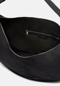 Liebeskind Berlin MOON HOBO czarny