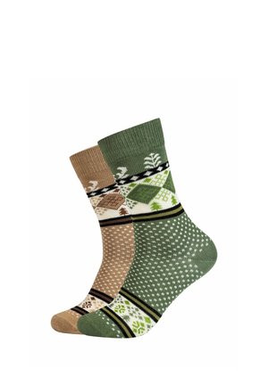 Paire de chaussettes mi-mollet avec motif tricoté, une verte et une beige, avec des motifs géométriques et inspirés de la nature.