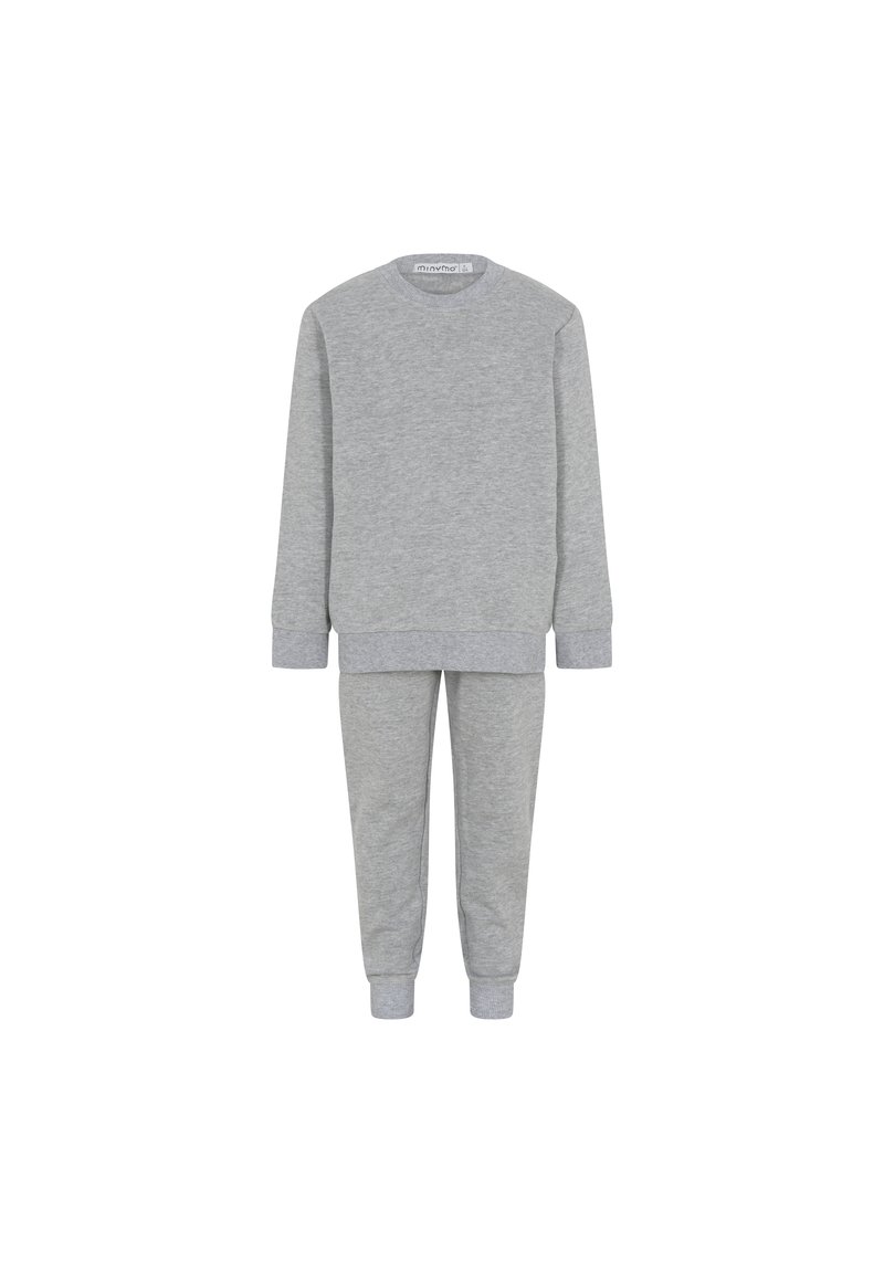 Grå sweatshirt og sæt af sweatpants. Blødt bomuldsstof, lange ærmer, ribbet manchetter og taljebånd. Simpelt design, ingen mønstre eller accenter.
