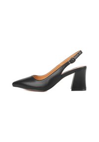 Décolleté slingback in pelle nera con punta affilata, taglio a mandorla e tacco a blocco spesso. Presenta una cinghia regolabile alla caviglia. Texture liscia.