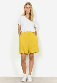 Soyaconcept SC-INA 50 - Rövidnadrágok - 3400 golden yellow