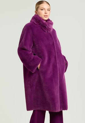 Wintermantel - viola