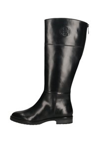 Hohe schwarze Lederreitstiefel mit niedrigem Absatz, seitlichem Reißverschluss und eingeprägtem, rundem Logo nahe der Oberseite.