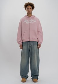 LOW LIGHTS STUDIOS® SHUTTER ZIPPER HOODIE - Felpa con zip - pink