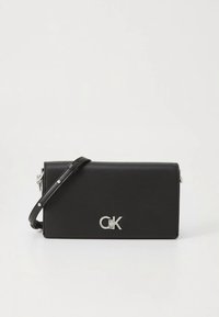 Calvin Klein LOCK MINI CHAIN BAG - Borsa a tracolla - black
