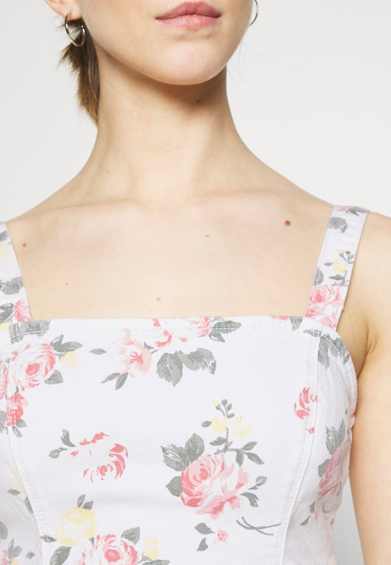 Hollister Co Bare Structured Jeanskleid White Weiss Zalando De 