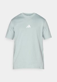 ESSENTIALS SMALL LOGO SINGLE TEE - Basic T-shirt - sage/white