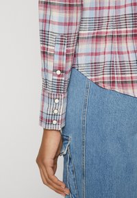 Wrangler WESTERN SHIRT - Užsagstoma palaidinė - violet quartz