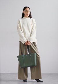 Tory Burch PERRY TRIPLE COMPARTMENT TOTE - Tote bag - basil