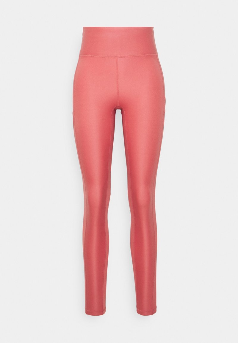 Legginsy z wysokim stanem w odważnym koralowym kolorze, wykonane z gładkiego, elastycznego materiału o smukłym kroju i wzmocnionych detalach szwów.