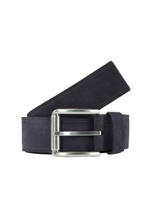Curea din material bleu marin, cu o textură largă și netedă, având o cataramă rectangulară din metal argintiu cu un finisaj lustruit.
