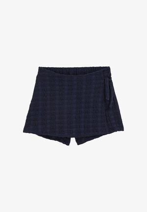Sötétkék szőtt rövidnadrág, texturált anyagból, összegyűrt derékkal és egyoldali megkötő részlettel, amely laza illeszkedést biztosít.