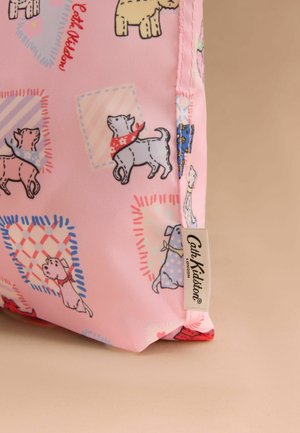 Hundemønstret pung i pink stof med legende tryk af forskellige racer, farverige tørklæder og et Cath Kidston logo mærke.
