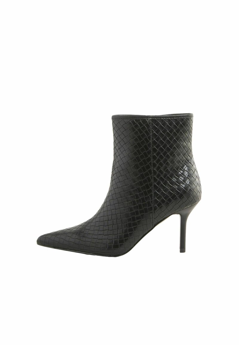 Melnas augstpapēžu potītes zābakus, izgatavotus no austa tekstūras ādas, ar smailu purngalu un slaidu augstu papēdi.