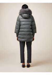 Oltre MIDI CON CAPPUCCIO E POLSINI - Wintermantel - grigio