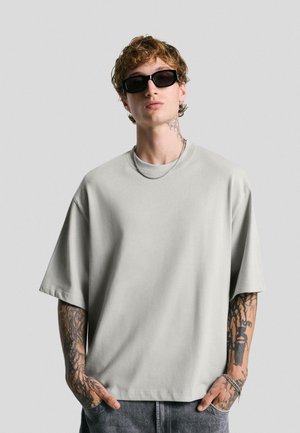 - T-shirt basic