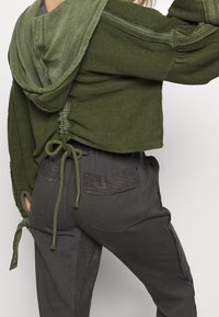 Free People Felpa con cappuccio - mottled olive
