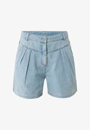 Hellblaue Denim-Shorts mit hoher Taille, vorderen Falten und Metallknopfverschluss. Der Stoff hat eine glatte, leicht verblasste Textur.