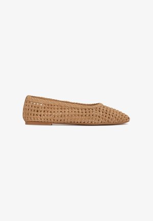 Kazar, ASYIA - Baleriinad - light brown