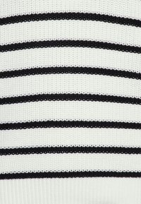 Kaffe LIOA ZIPPER  - Strickpullover - chalk/black