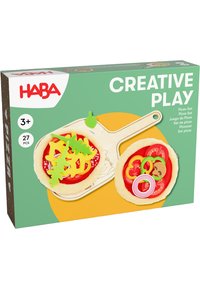 Houten pizza speelset met vilten ingrediënten, waaronder tomaat, groene bladeren en gele kaas, gepresenteerd op een ronde paddle in een kleurrijke doos.