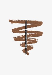 Crayon à sourcils marron avec une pointe en spirale, doté d'un tube à rayures noir et blanc. L'arrière-plan présente un échantillon texturé de couleur marron.