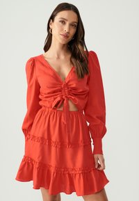 SÁVEL OLIA MINI  - Dnevna haljina - coral