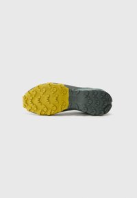 Shoe outsole with a split design; yellow rubber at the forefoot and dark gray at the heel. Features triangular treads for traction.