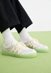 SAMBAE - Sneaker low - grey one/cream white/clear mint