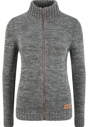 Grauer gestrickter Zip-Pullover mit hohem Kragen, ausgestattet mit einem kupferfarbenen Reißverschluss und einem kleinen, markierten Lederanhänger unten rechts.