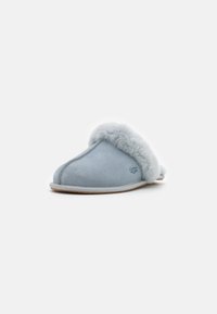 UGG SCUFFETTE II - Chinelos - ash fog
