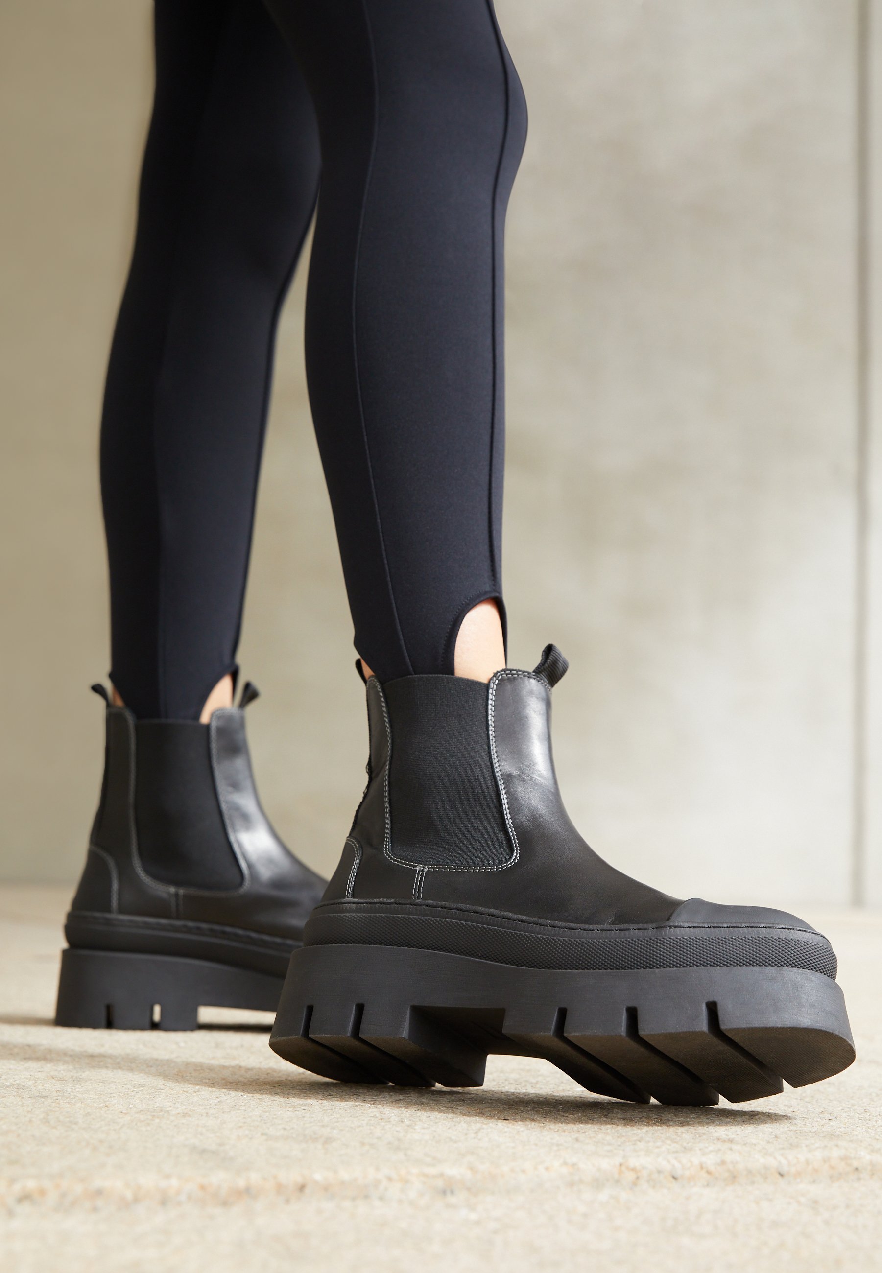 Pavement NESSA - Korte laarzen - black/white/zwart - Zalando.nl