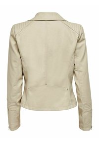 Beige konstläderjacka med en skräddarsydd passform, detaljerad sömnad vid axlarna och dragkedjeslut. Har en slagkrage och bak sömmar.